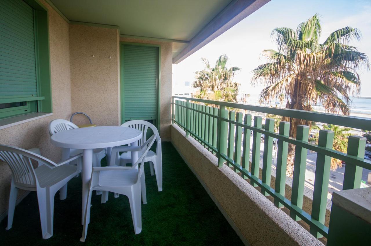 Front Sun Beach Apartment Valenza Esterno foto
